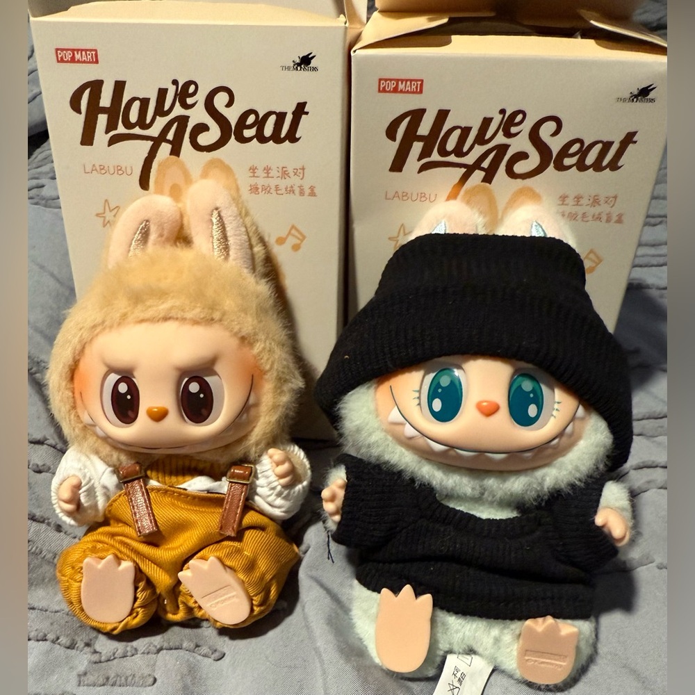 Labubu have a seat bundle (2 labubus)